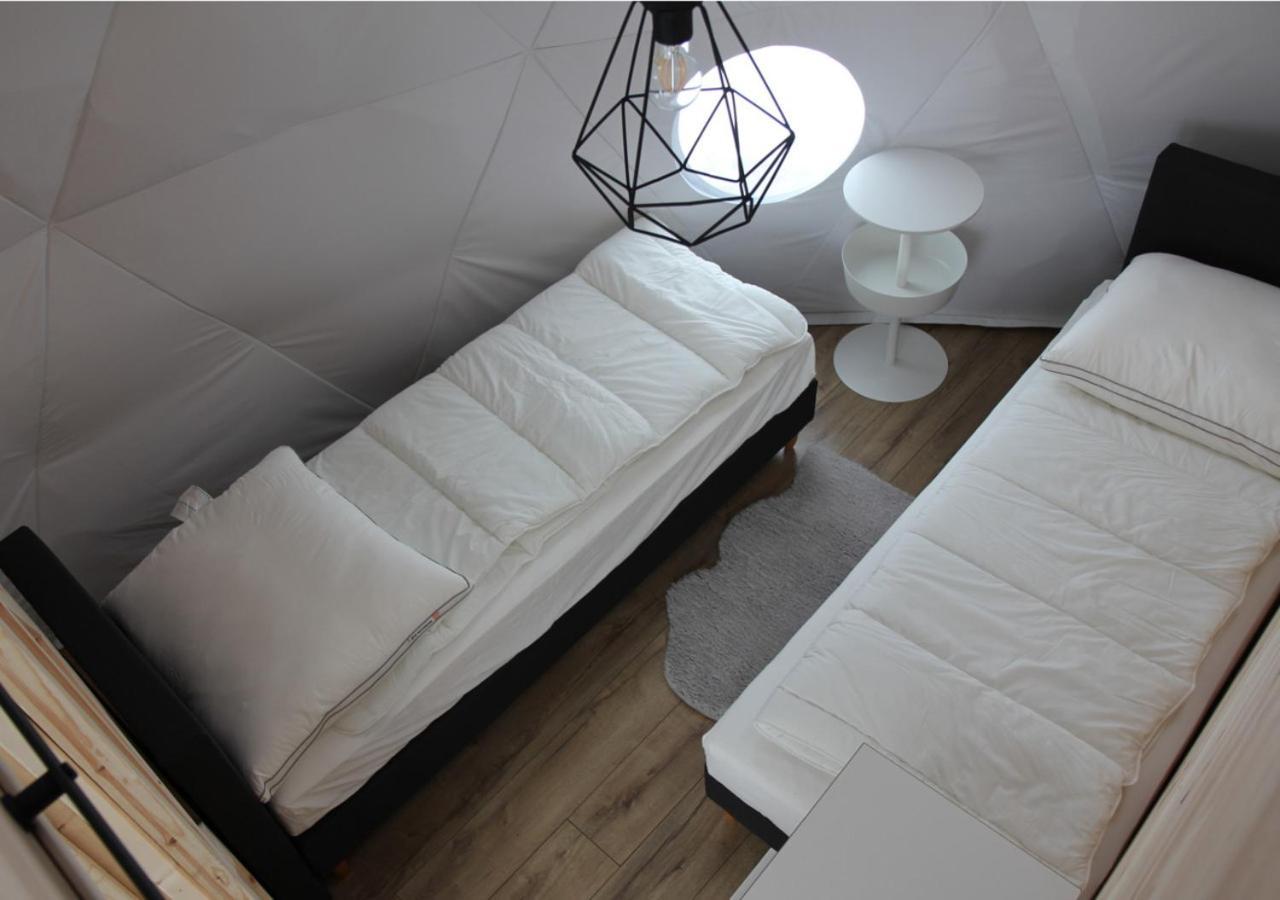 Glamping Gliczarow Klapnioki Bed & Breakfast Lesnica  Exterior photo