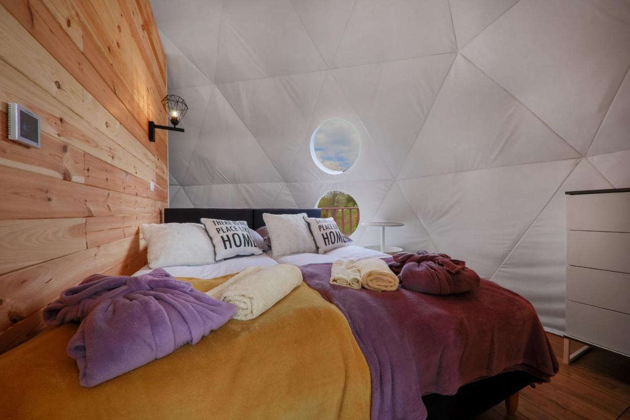 Glamping Gliczarow Klapnioki Bed & Breakfast Lesnica  Exterior photo