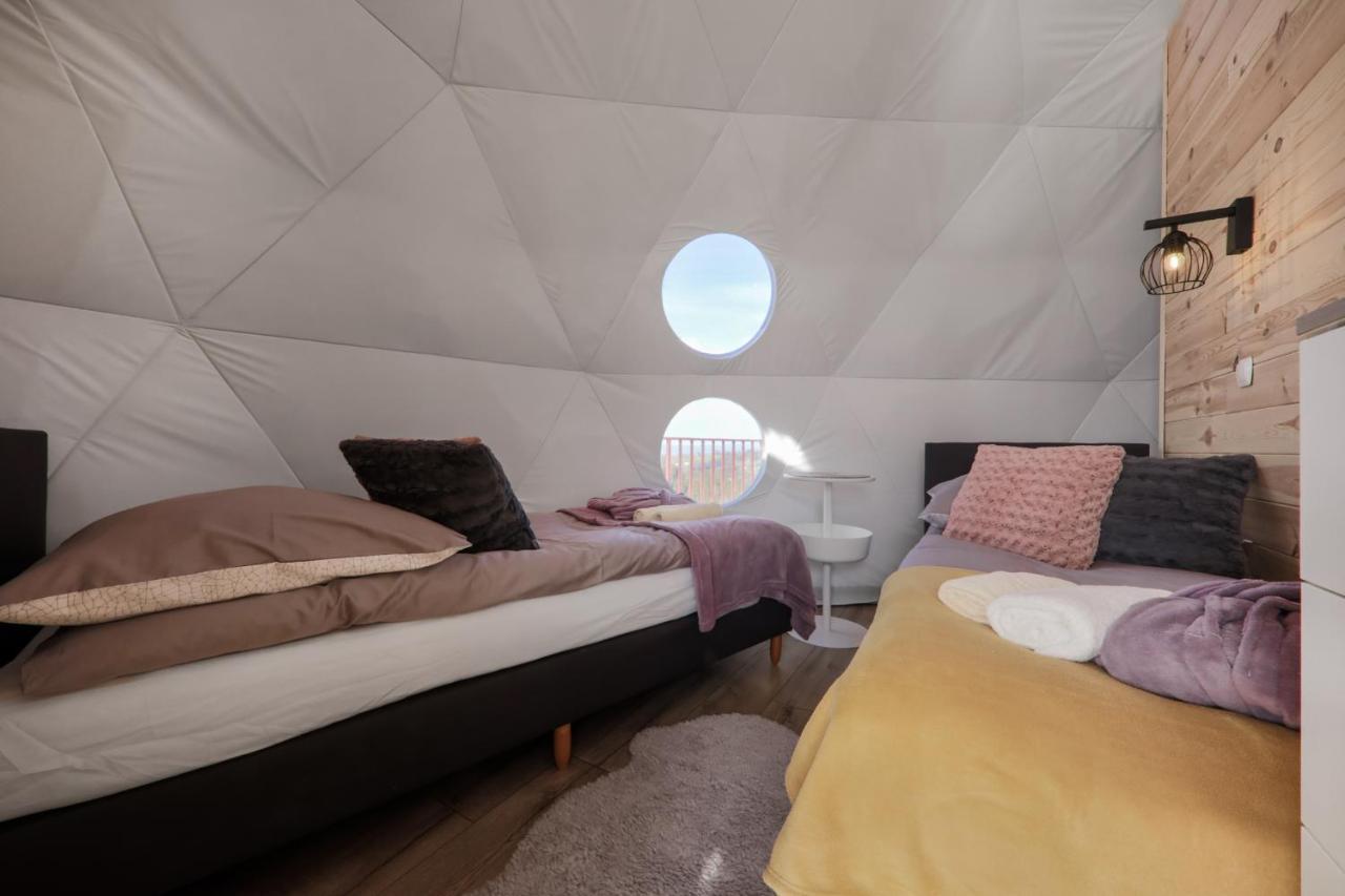 Glamping Gliczarow Klapnioki Bed & Breakfast Lesnica  Exterior photo