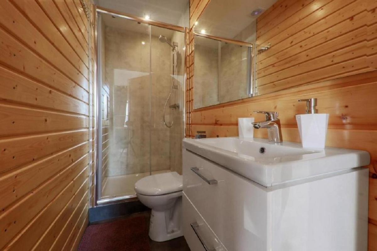 Glamping Gliczarow Klapnioki Bed & Breakfast Lesnica  Exterior photo